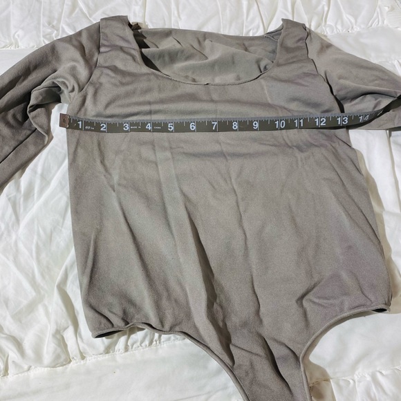 Skims Essential Scoop Neck Longsleeve Bodysuit Smoke Grey Neutral Large L/XL - Picture 5 of 11
